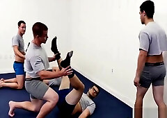 Does naked yoga motivate more than roasting people