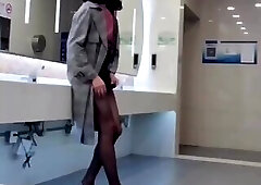 Public Masturbation in the Ladies Room