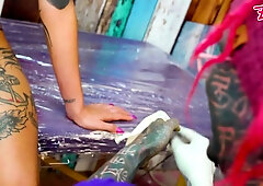 Italian TATTOO customer sucks and fucks while getting ink done!