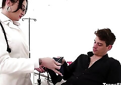 Michael DelRay having sexually excited sex doctor Haven Rose and nearly get caught