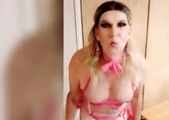 Jenni shows off her fresh fufu video. Takes a large sextoy and cums hands free. Oh that babe truly likes tasting her cum also.