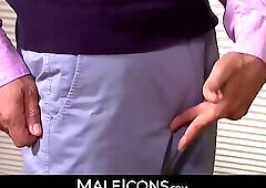 Psychotherapist Rodney Steele's kinky seduction of a straight, hunky patient