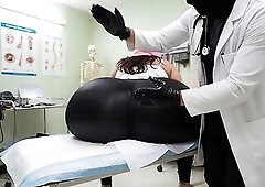 Masked doctor can't resist his thick big beautiful woman patient's giant booty during a "medical checkup". That guy oils her up an