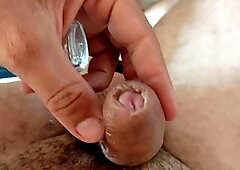 Applying the messy cream directly on the tip.