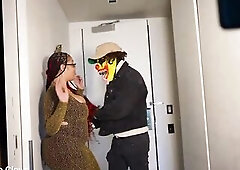 Super Duper Wench Gets Screwed Throughout The Walls At Illustrious Hotel In Vegas By A Clown
