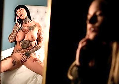 Jessie Lee and Scarlett Sage are having an awesome sex in the 69 pose