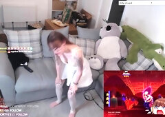 Cute Twitch Streamer Girl Dancing To Shakira (shyphoebe) With Gamer Girl
