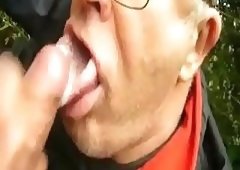 Outdoors cum swallowing