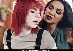 Topping The Sitter - Jean Hollywood, Jessy Dubai