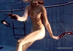 Underwater Show - sexy tits movie