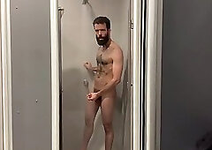 AxelFitBoy e Milo Galician - Fudendo no banheiro da academia