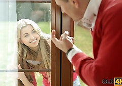 OLD4K. teen 18+ doesnt mind having sex with mature stranger