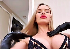 Amateur Big Boobs jerks Big Dick