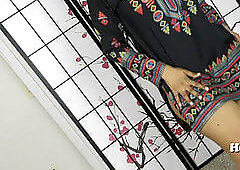 warm Virtual romp with hornyLily in Marathi