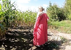 EXHIBITIONIST mother I'd like to fuck GOLDEN-HAIRED MEETS THE WILD CORN FIELD