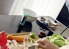 Hawt cooking. Titjob carrot and covering myself in syrup. Come smack me!