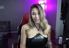 Amateur Webcam Chick Masturbates On Webcam More at