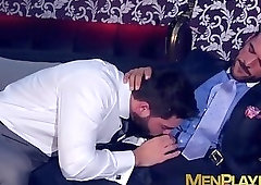 Executives enjoy wet blowjobs and analpounding at the club