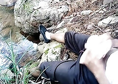 En el bosque con el juguetito