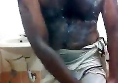 Big-Cock Indian Daddy Showers His Huge Man Meat4444