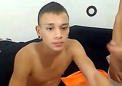 chupando y tragando semen 5