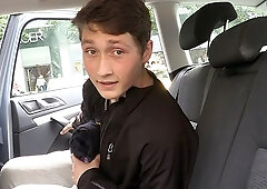 Outdoor amateur fuck with a cute boy