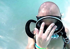 Jason and Monica boink hard underwater