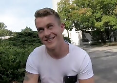 Amateur beefcake gets banged on the bench