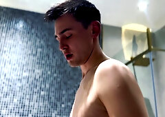 Vadim Maiboroda smashes with dudes in an expensive motel in Istanbul