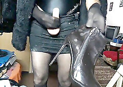 Cum on boots, high on drugs