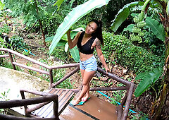 Amateur Asian GF hardcore blowjob & sex in a beach cabana