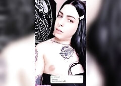 Sexy, tattooed trans hotty masturbates
