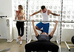 Workout meets cuckolding porn