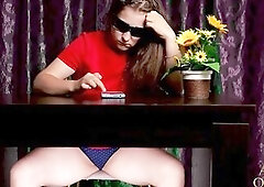 Dudes love glamorous legs and high heels, but what about what's under? In this episode, I invite u, my dear peeker, to take a look beneath my pet