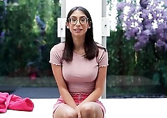 Nerdy brunette hair was cumming over and over during her 1st porn clip casting and it felt worthy