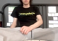Skater boy, grey sweatpants, amateur handjob