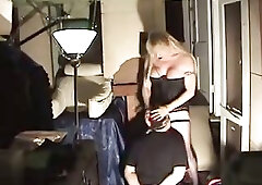 Amateur tranny sucked by tied man