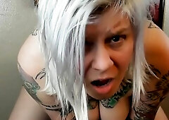 Big-Ass Tattooed Amateur Orgasms Humping Her Computer Tower