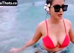 Gita Youbi Swimming Nipslip
