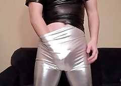 latex dude wanking off in silver leggings