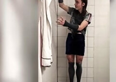 Extremly pee in my panties and wetting my entire buddy with pee