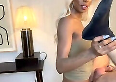 Dark chocolate tranny feeding her bf's mouth and ass